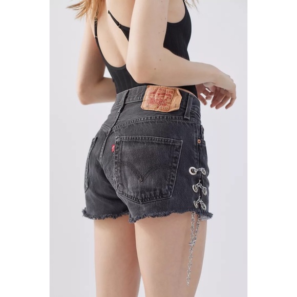 Urban Renewal Remade Levi’s® BNWT Side-Chain Denim Short Small Urban Outfitters - Picture 10 of 13